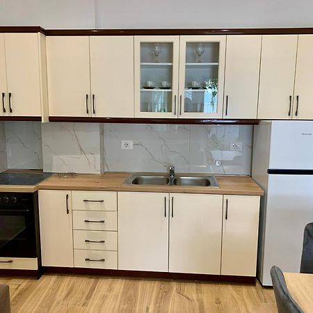 Duka Apts Sarande Luaran gambar
