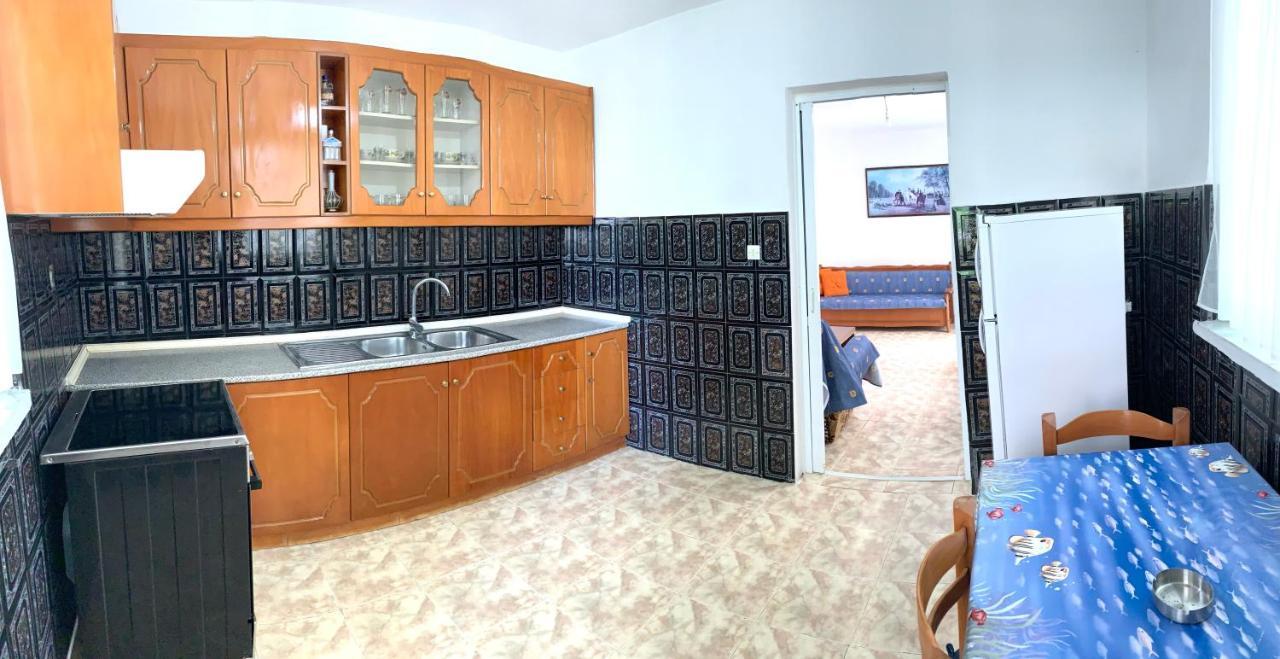 Duka Apts Sarande Luaran gambar