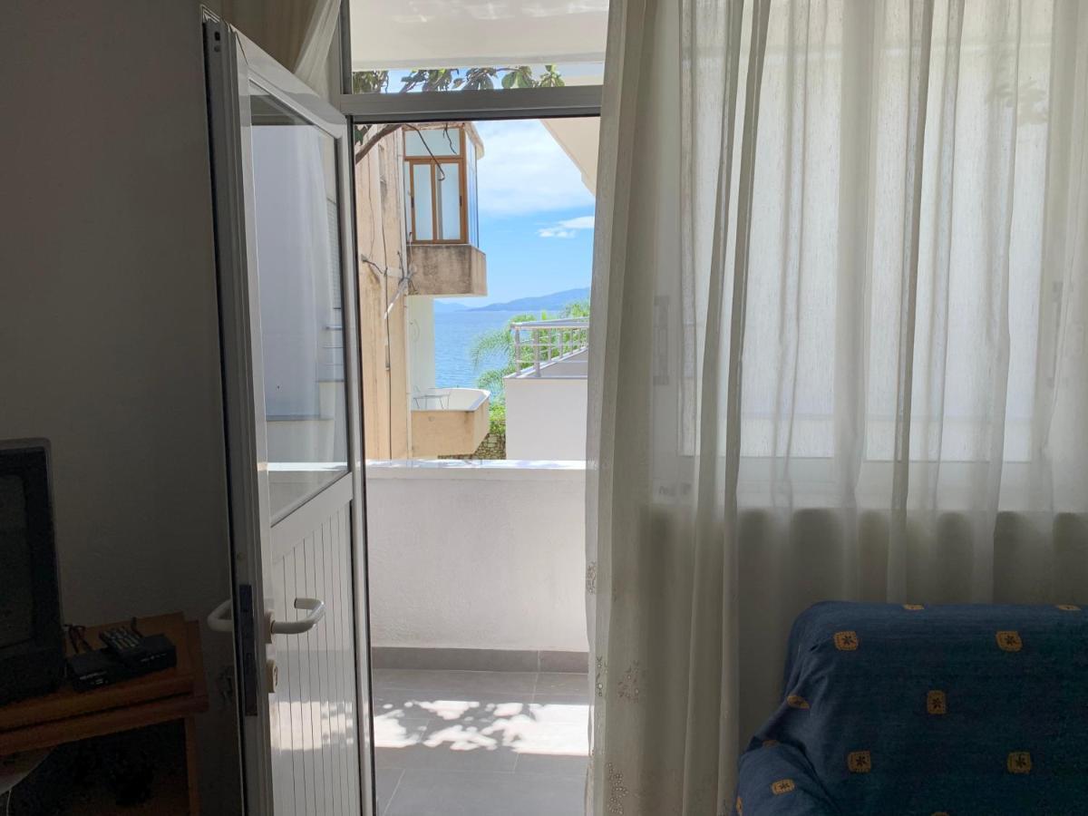Duka Apts Sarande Luaran gambar