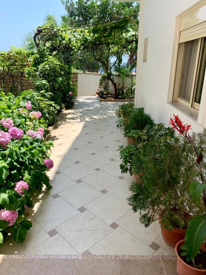 Duka Apts Sarande Luaran gambar