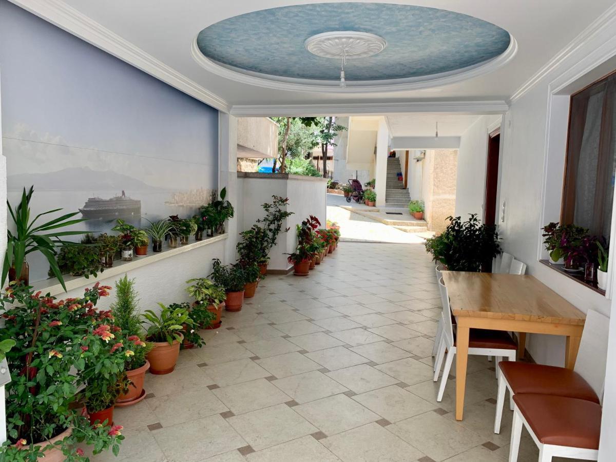 Duka Apts Sarande Luaran gambar
