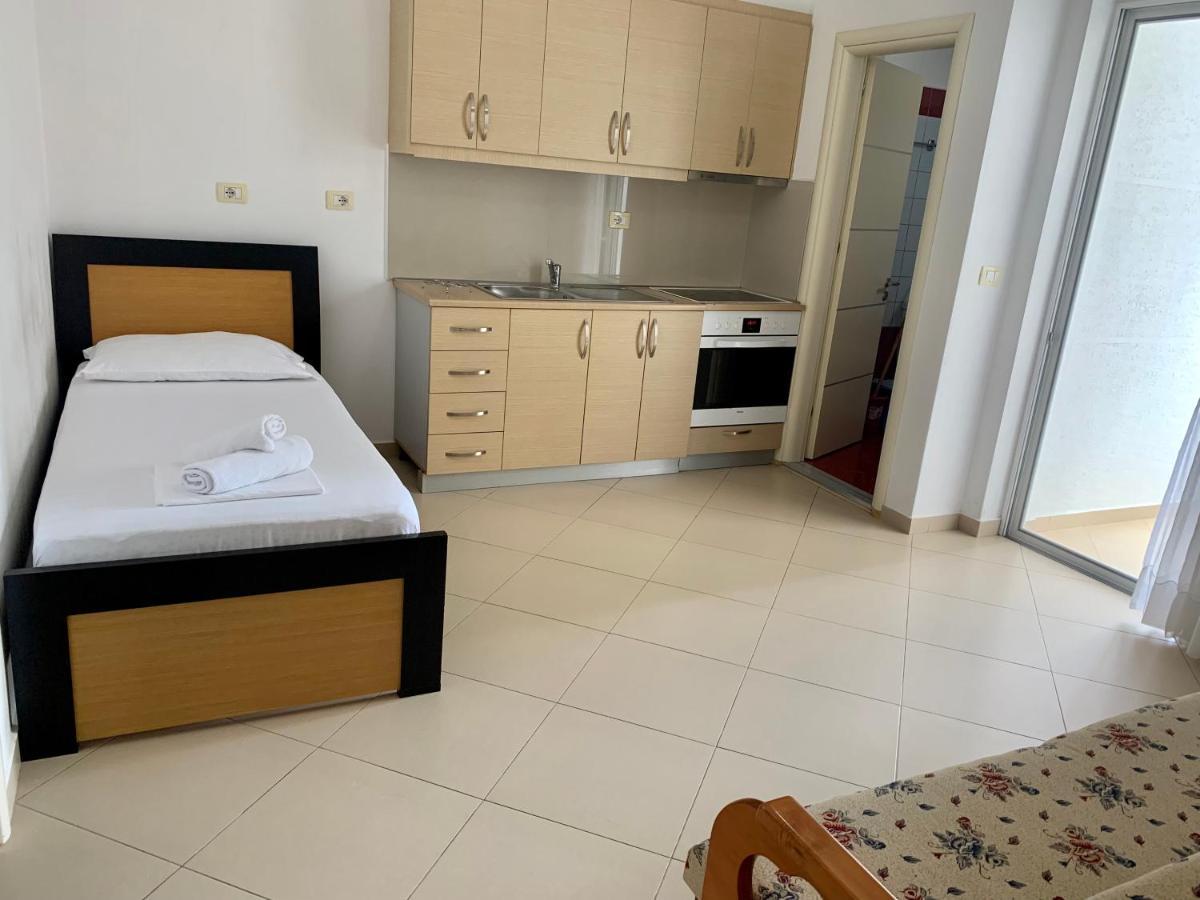 Duka Apts Sarande Luaran gambar