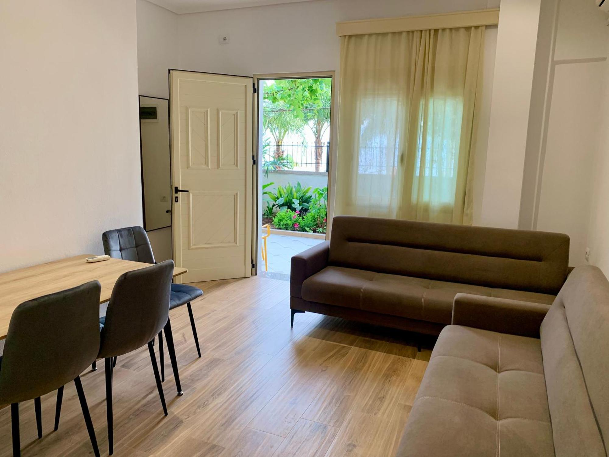 Duka Apts Sarande Luaran gambar